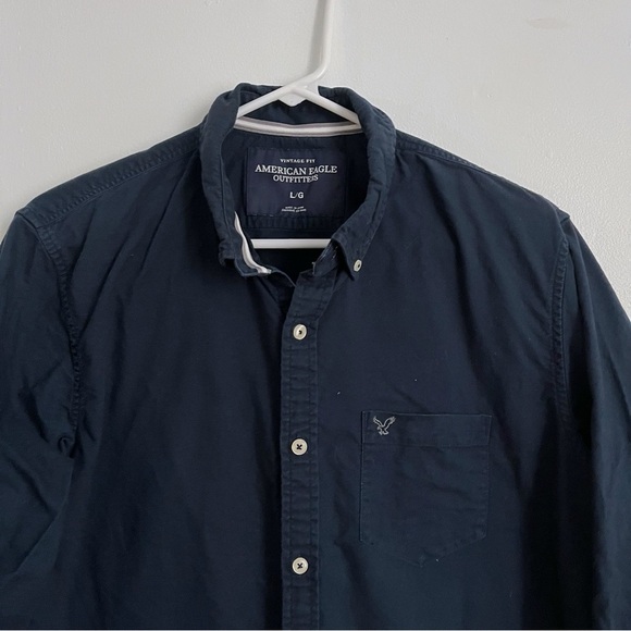 American Eagle Outfitters • Men's Navy Vintage Fit Button Down Shirt - Picture 2 of 5